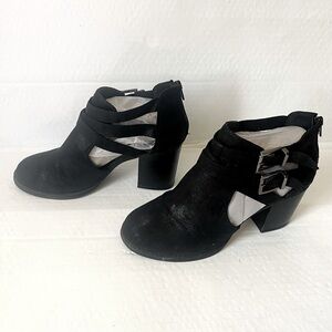 SODA Black Strappy Buckle Heels Womens Size 7